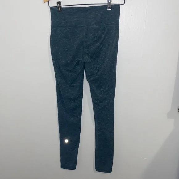 🌵Comfy cute green Champion leggings! - Picture 4 of 8